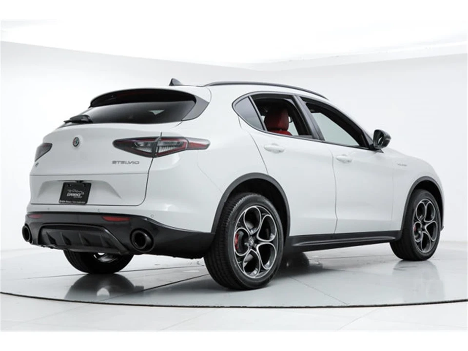 2026 Alfa Romeo Stelvio - Image 5 of 20