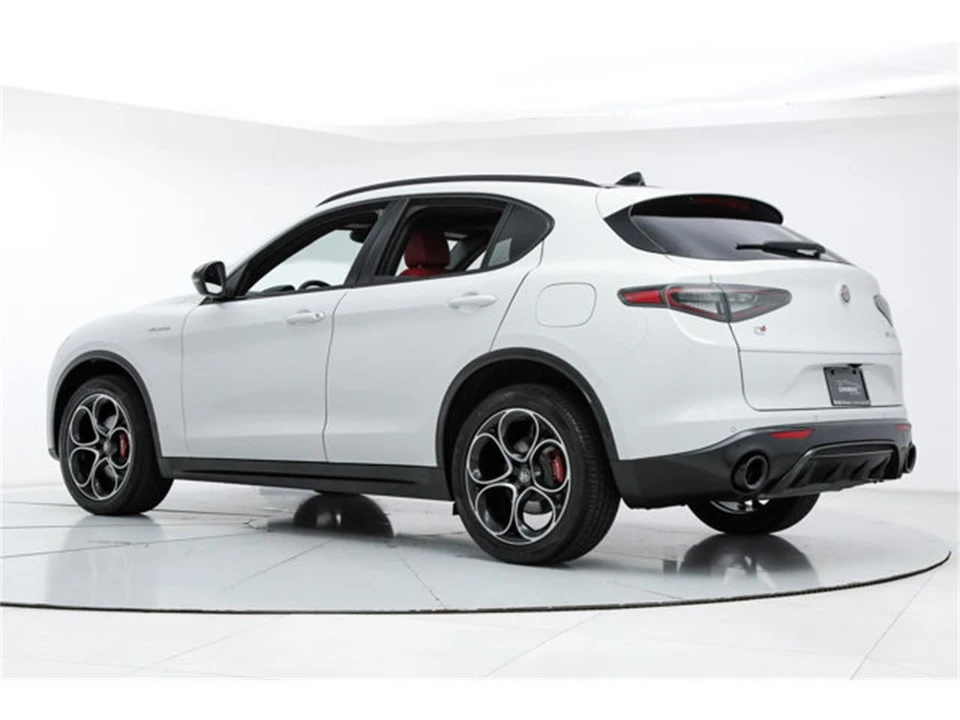 2026 Alfa Romeo Stelvio - Image 3 of 20