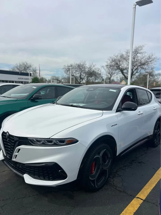 2026 Alfa Romeo Tonale - Image 3 of 15