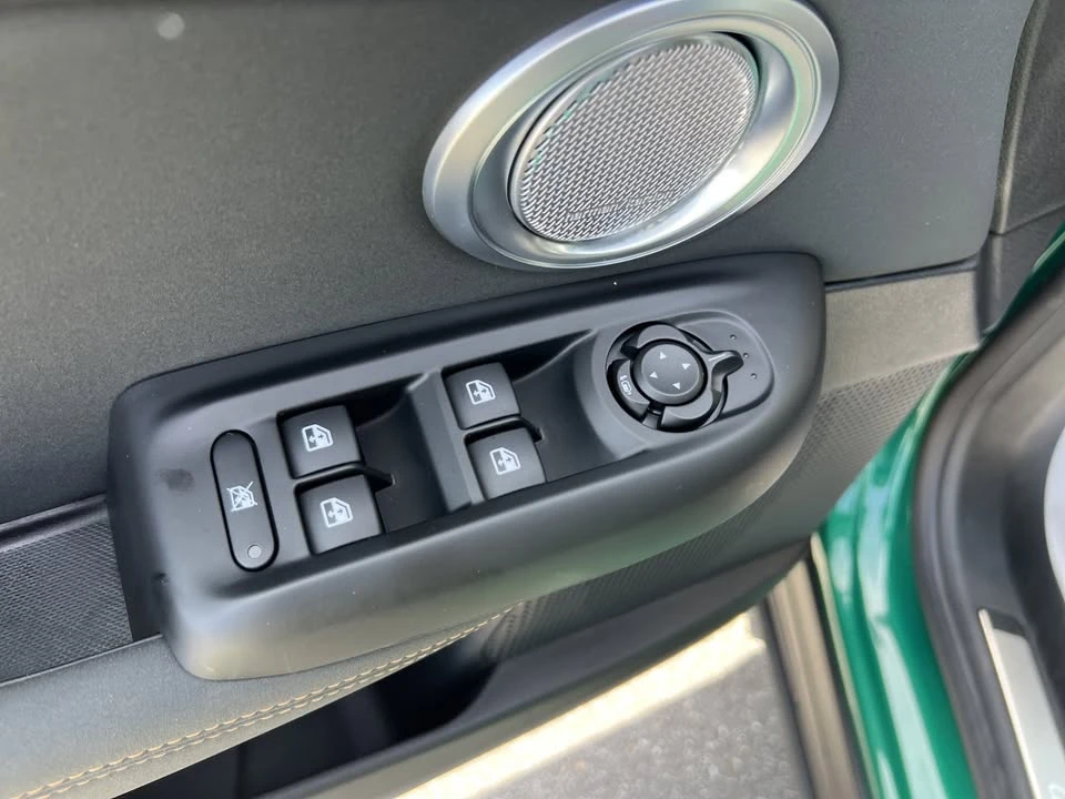 2026 Alfa Romeo Tonale - Image 17 of 20