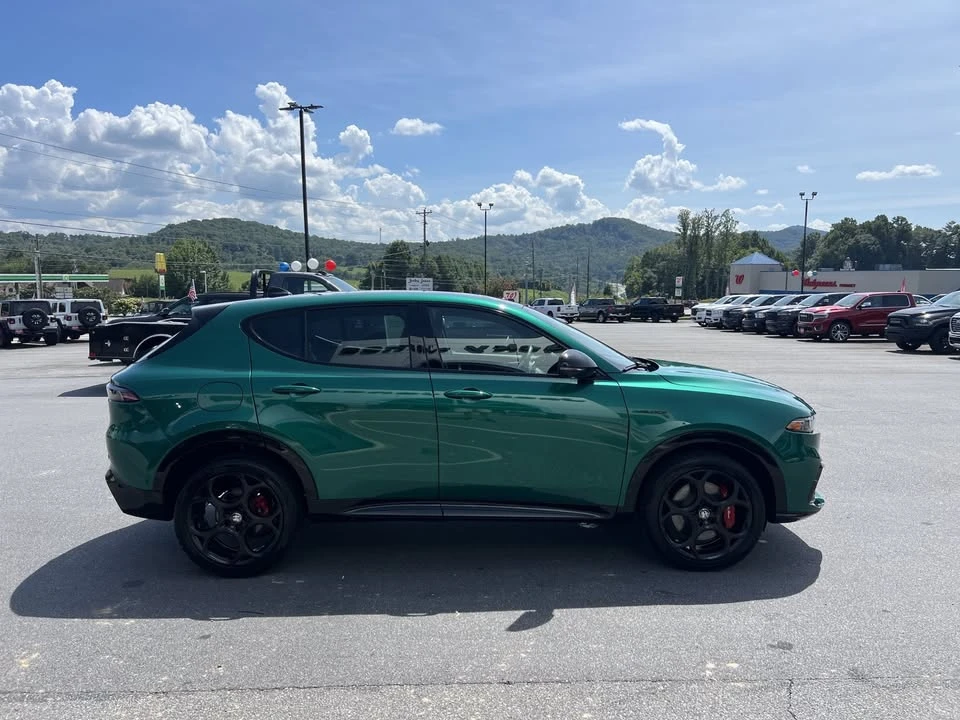 2026 Alfa Romeo Tonale - Image 5 of 20