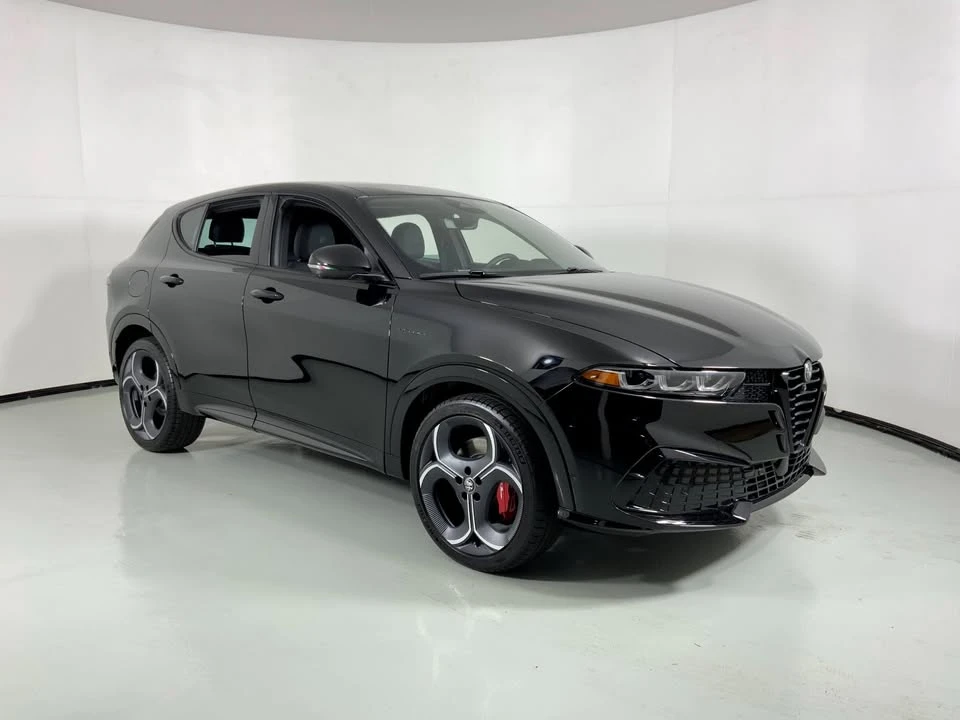 2026 Alfa Romeo Tonale - Image 8 of 17