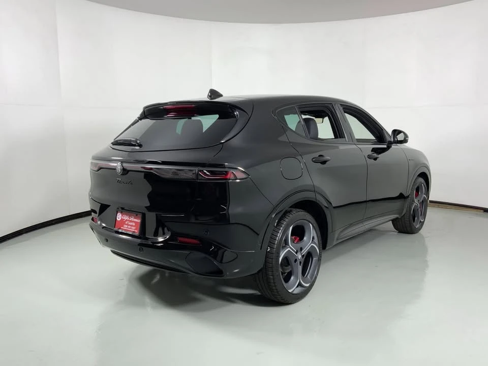 2026 Alfa Romeo Tonale - Image 6 of 17