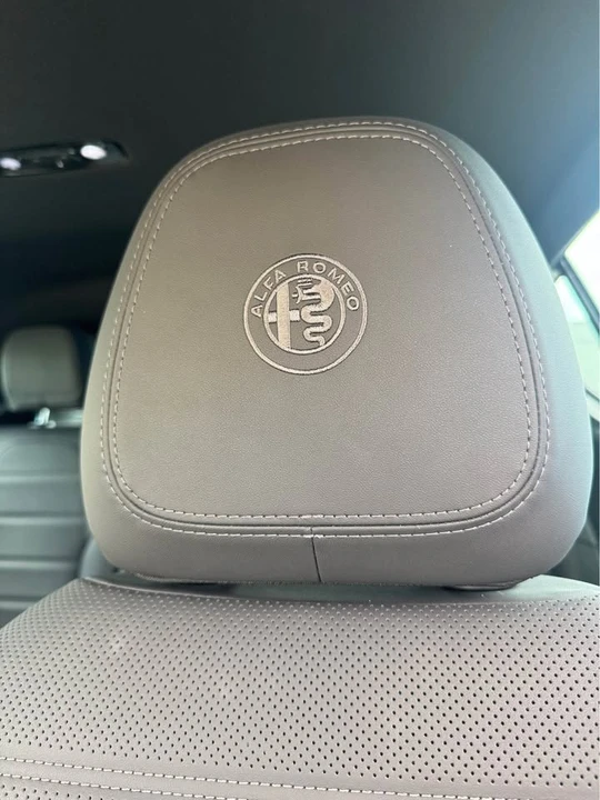 2026 Alfa Romeo Tonale - Image 10 of 11