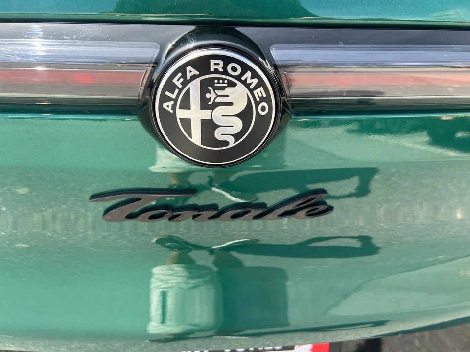 2026 Alfa Romeo Tonale - Image 7 of 31
