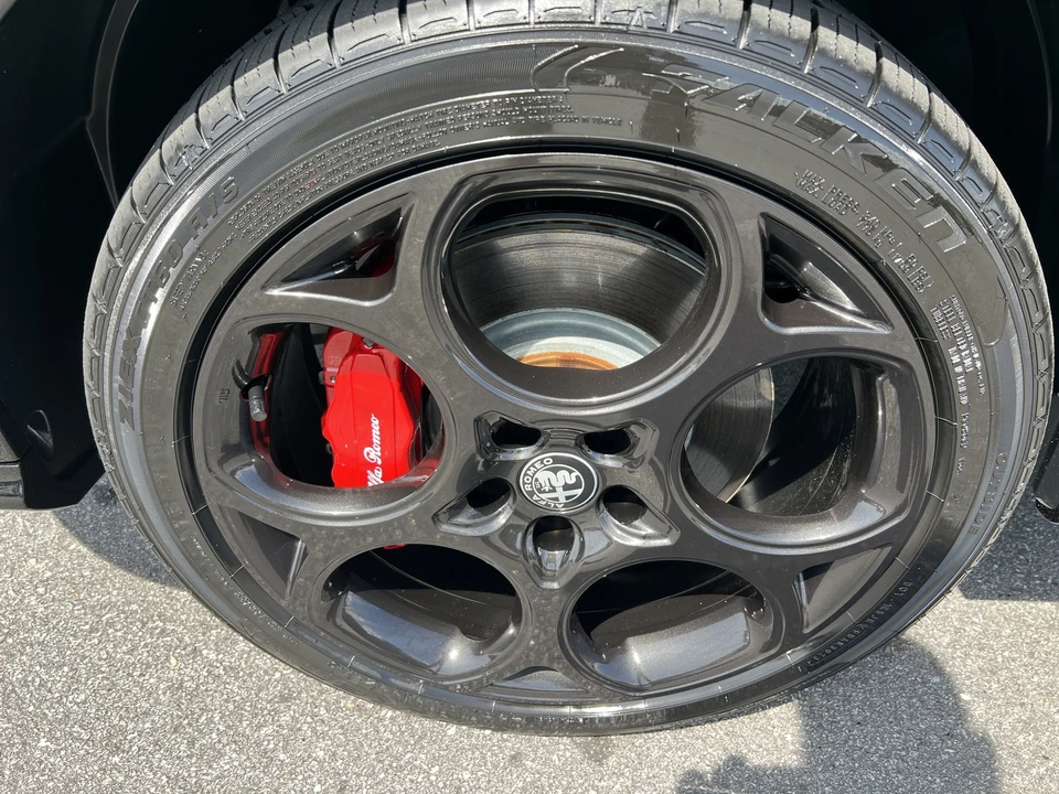 2026 Alfa Romeo Tonale - Image 9 of 31