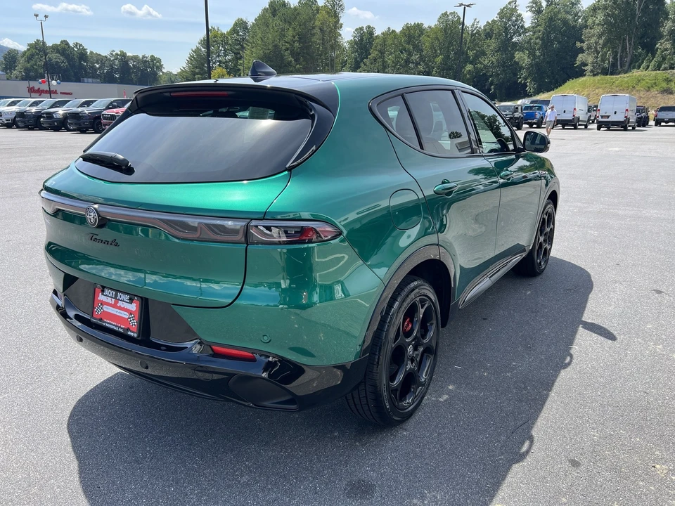 2026 Alfa Romeo Tonale - Image 3 of 31