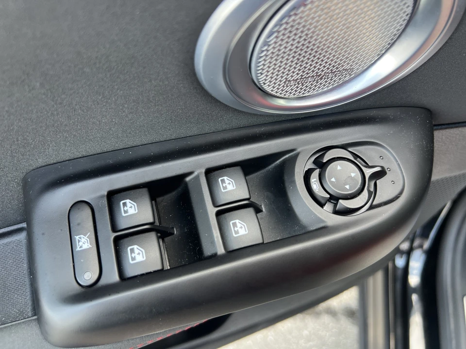 2026 Alfa Romeo Tonale - Image 15 of 31