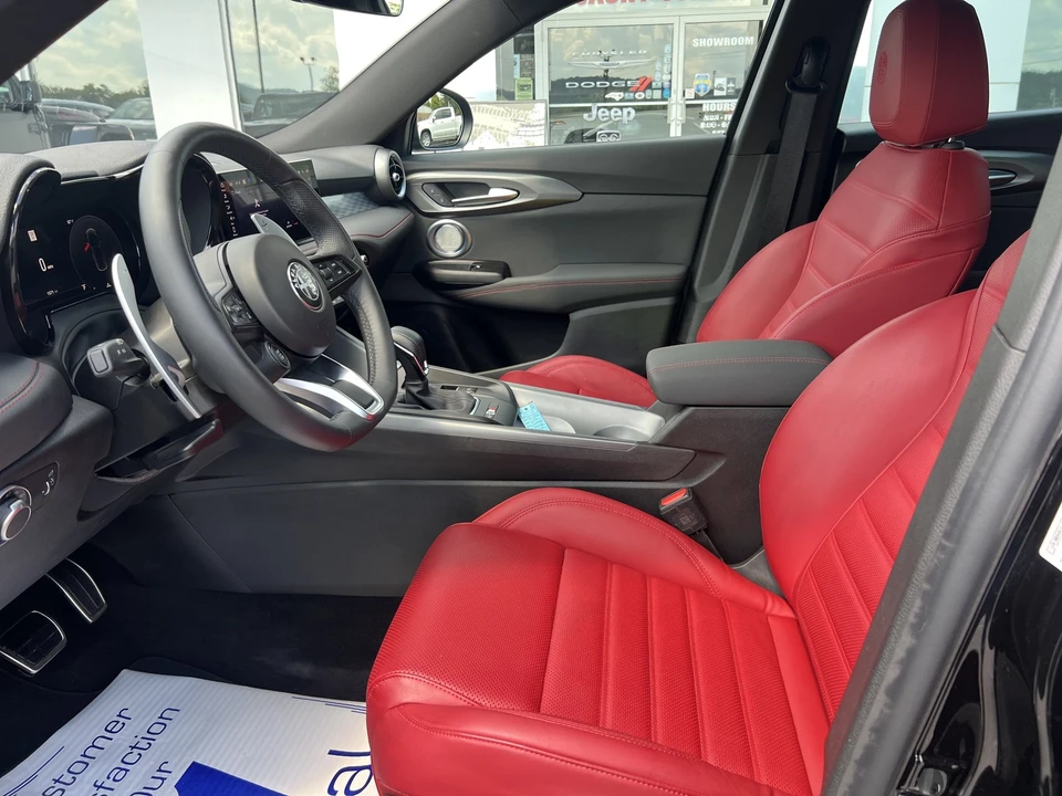 2026 Alfa Romeo Tonale - Image 18 of 31