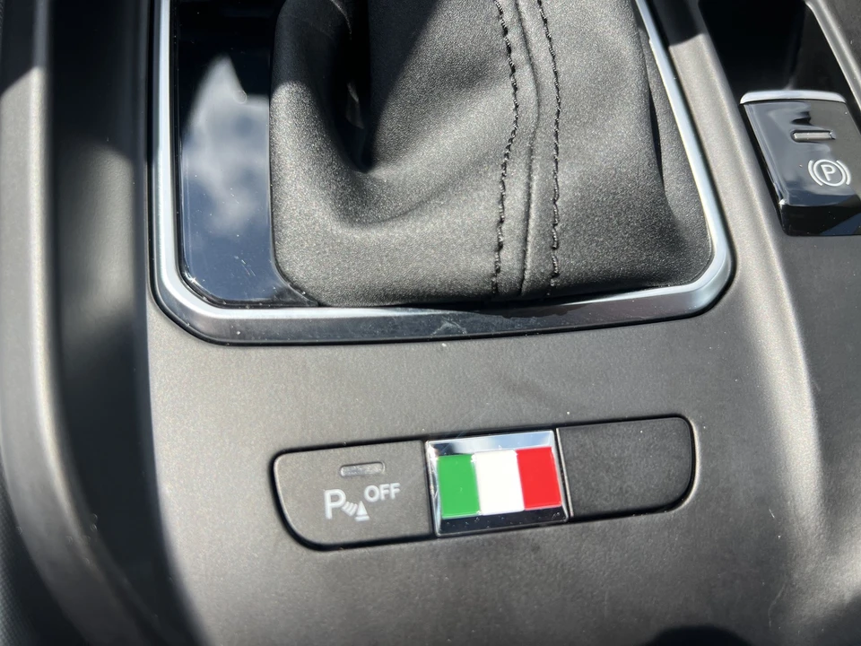 2026 Alfa Romeo Tonale - Image 26 of 31