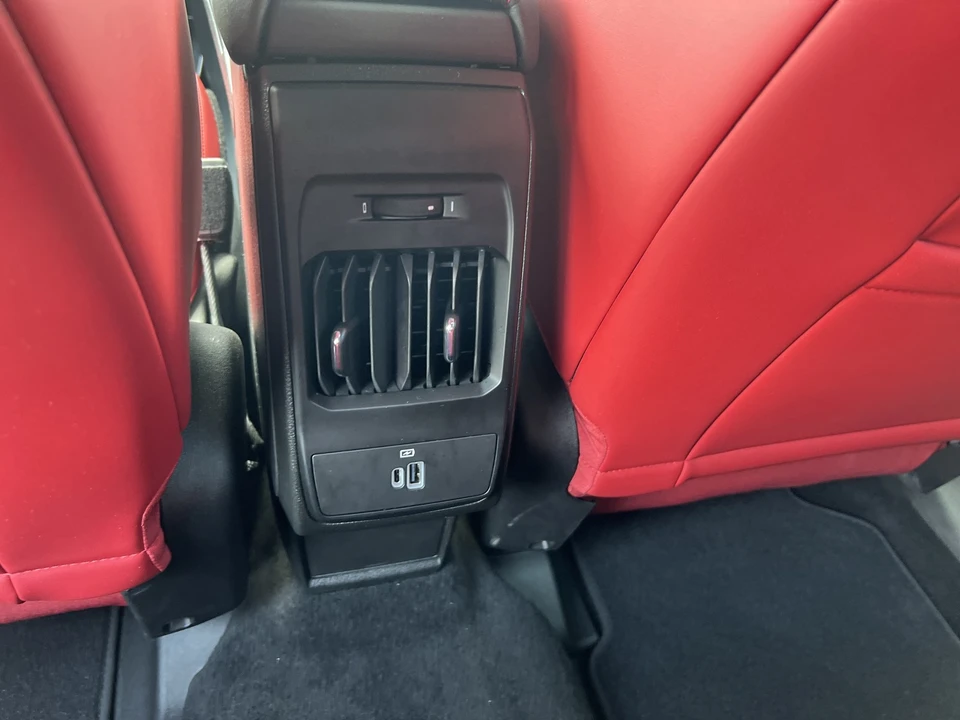 2026 Alfa Romeo Tonale - Image 13 of 31