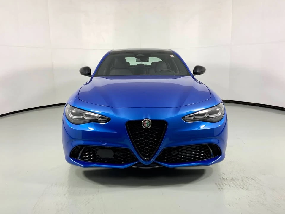 2026 Alfa Romeo Giulia - Image 8 of 19