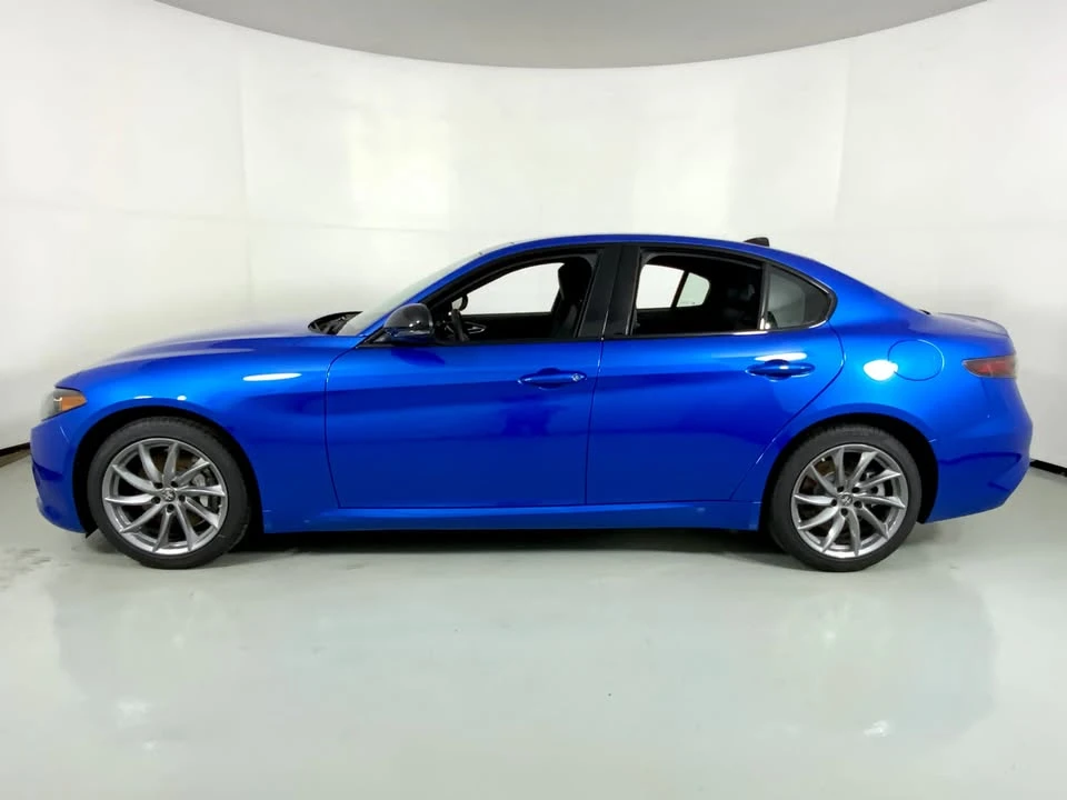 2026 Alfa Romeo Giulia - Image 9 of 19