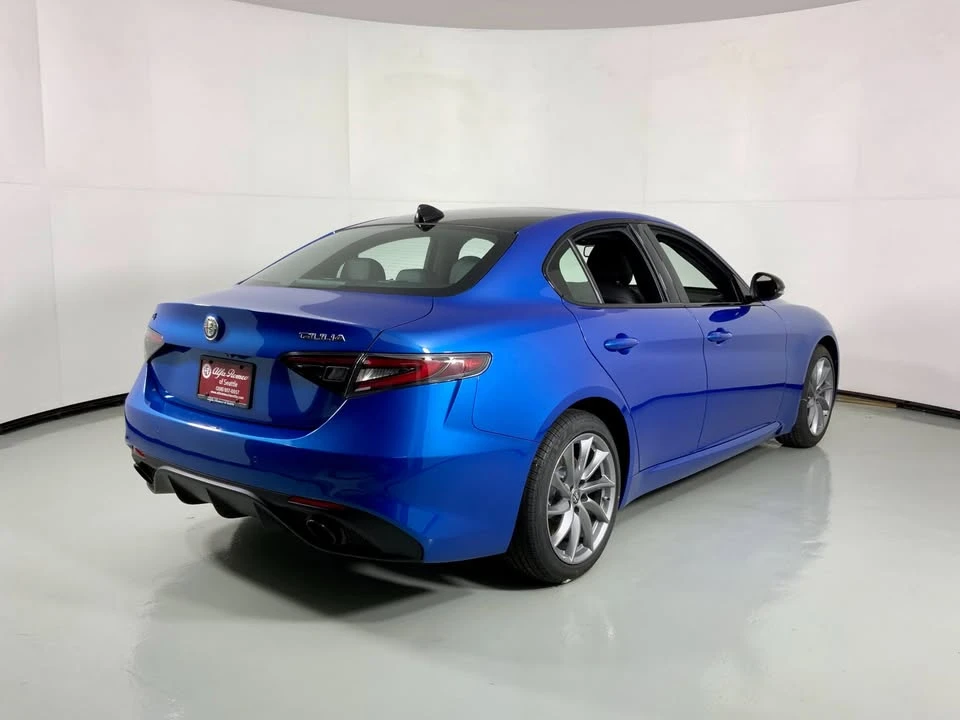2026 Alfa Romeo Giulia - Image 12 of 19