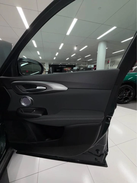 2026 Alfa Romeo Tonale - Image 14 of 20