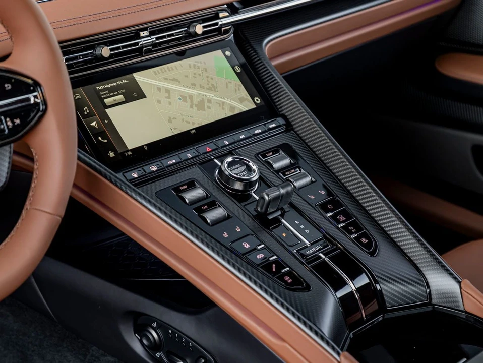 2026 Aston Martin DB12 - Image 19 of 31