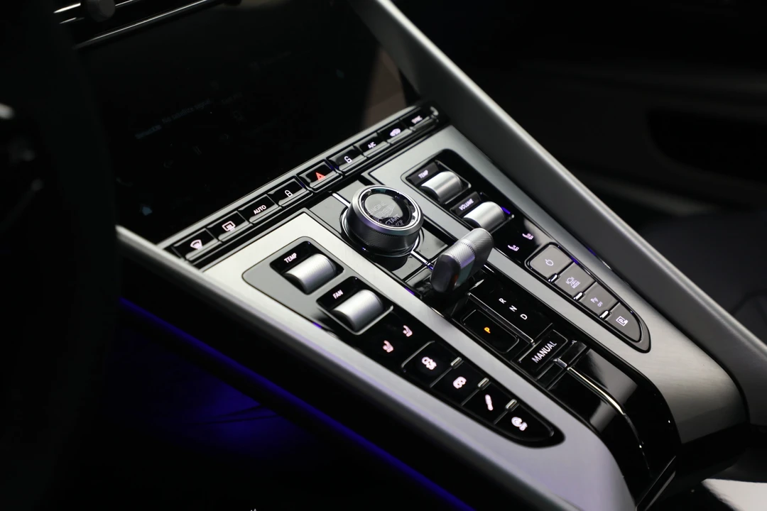 2026 Aston Martin DB12 - Image 26 of 31