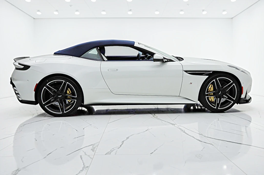 2026 Aston Martin DB12 - Image 28 of 31