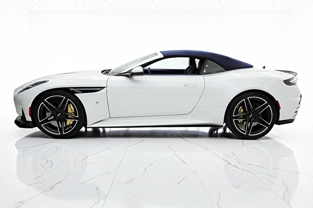 2026 Aston Martin DB12 - Image 23 of 31