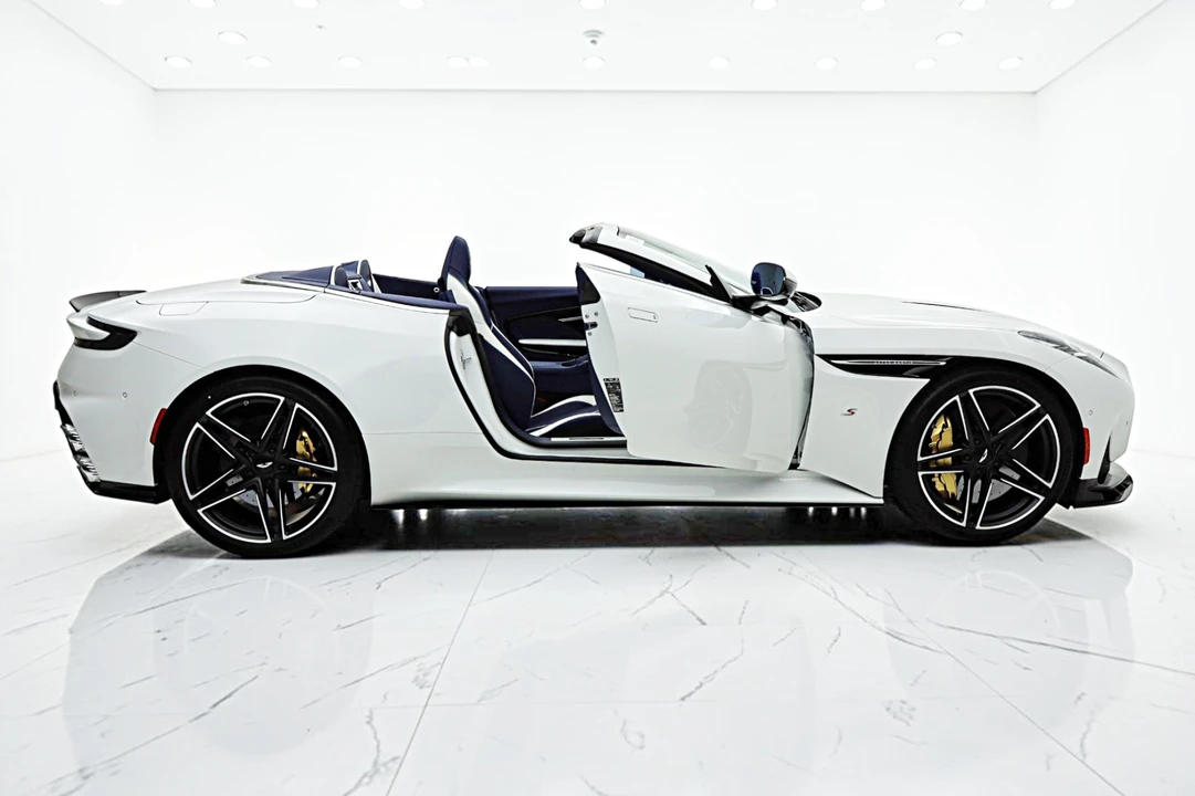 2026 Aston Martin DB12 - Image 16 of 31