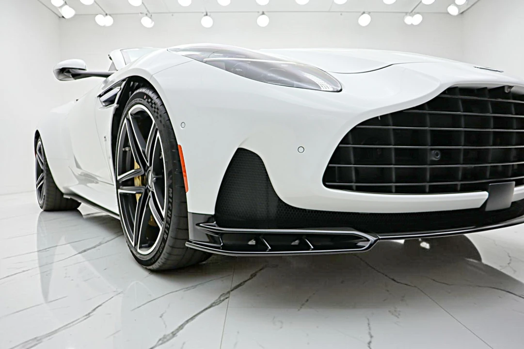 2026 Aston Martin DB12 - Image 19 of 31