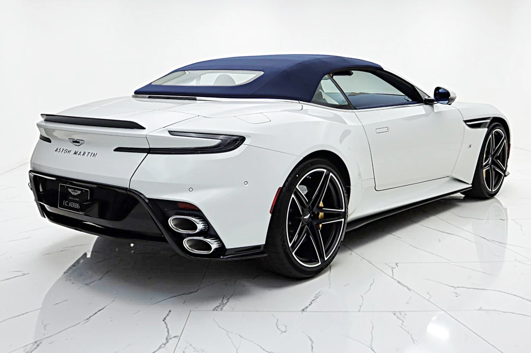2026 Aston Martin DB12 - Image 27 of 31