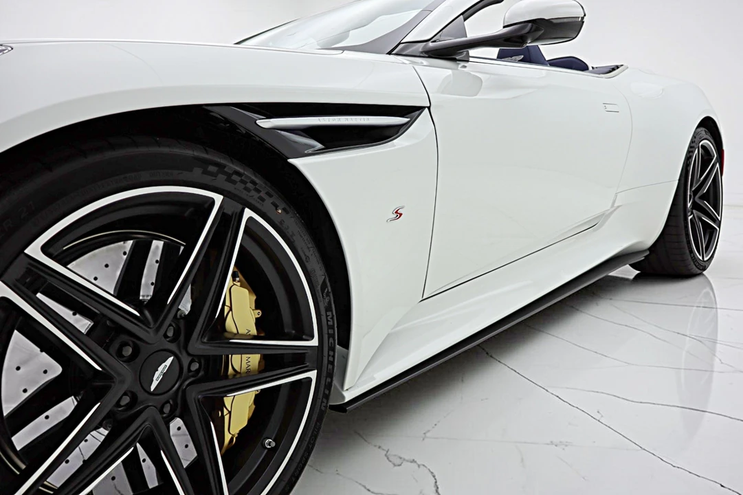 2026 Aston Martin DB12 - Image 21 of 31