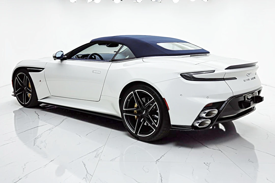 2026 Aston Martin DB12 - Image 24 of 31