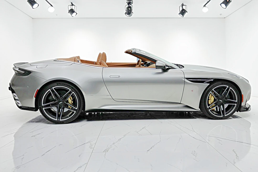 2026 Aston Martin DB12 - Image 18 of 31