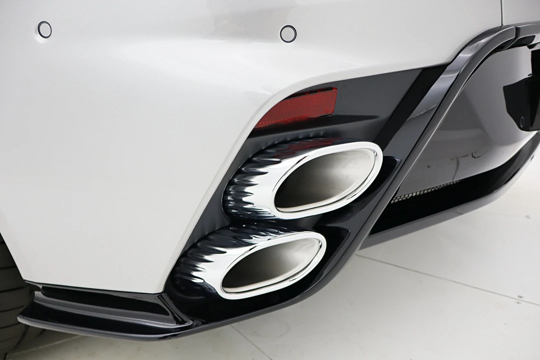 2026 Aston Martin DB12 - Image 16 of 31