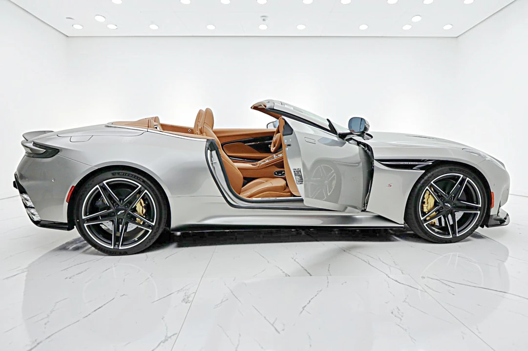 2026 Aston Martin DB12 - Image 15 of 31