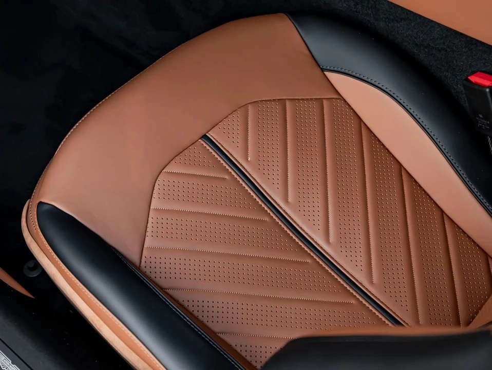 2026 Aston Martin DB12 - Image 17 of 31