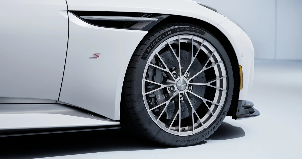 2026 Aston Martin DB12 - Image 9 of 22