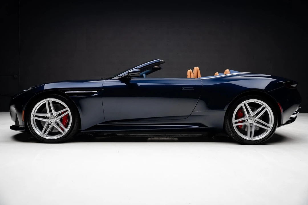 2026 Aston Martin DB12 - Image 19 of 31