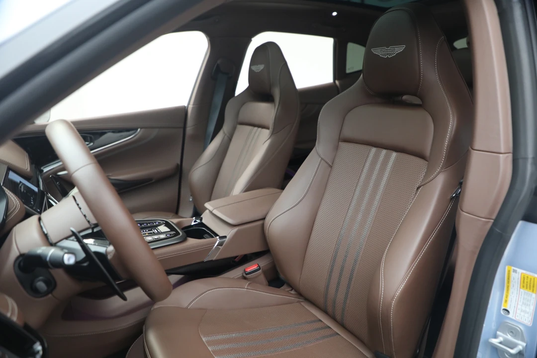 2026 Aston Martin DBX 707 - Image 17 of 31