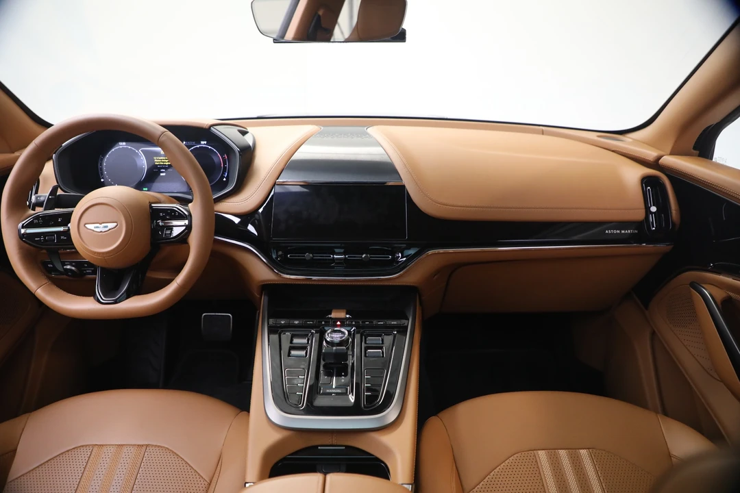 2026 Aston Martin DBX 707 - Image 27 of 31