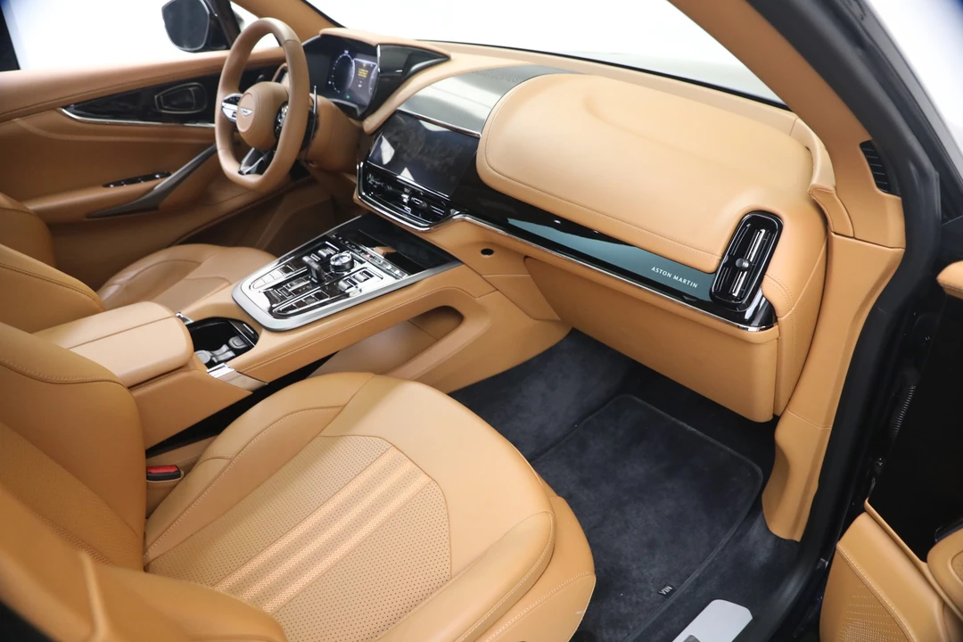 2026 Aston Martin DBX 707 - Image 18 of 31