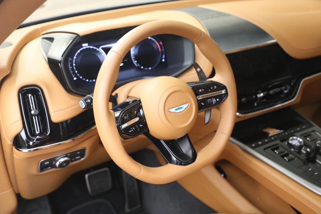2026 Aston Martin DBX 707 - Image 28 of 31