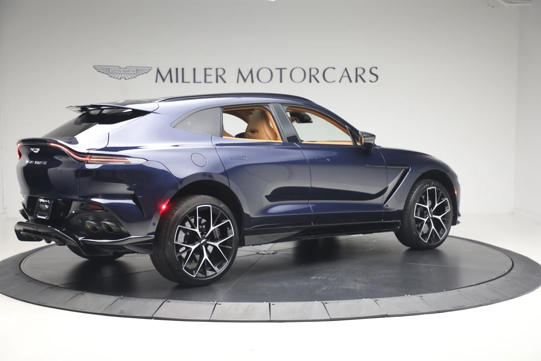 2026 Aston Martin DBX 707 - Image 9 of 31