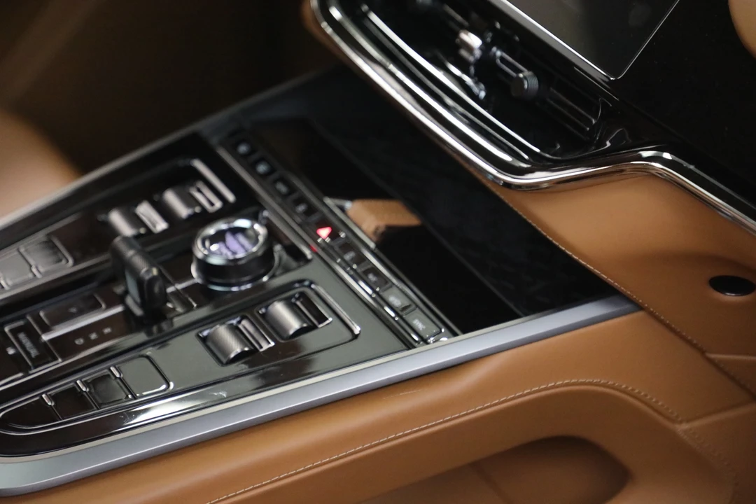 2026 Aston Martin DBX 707 - Image 31 of 31