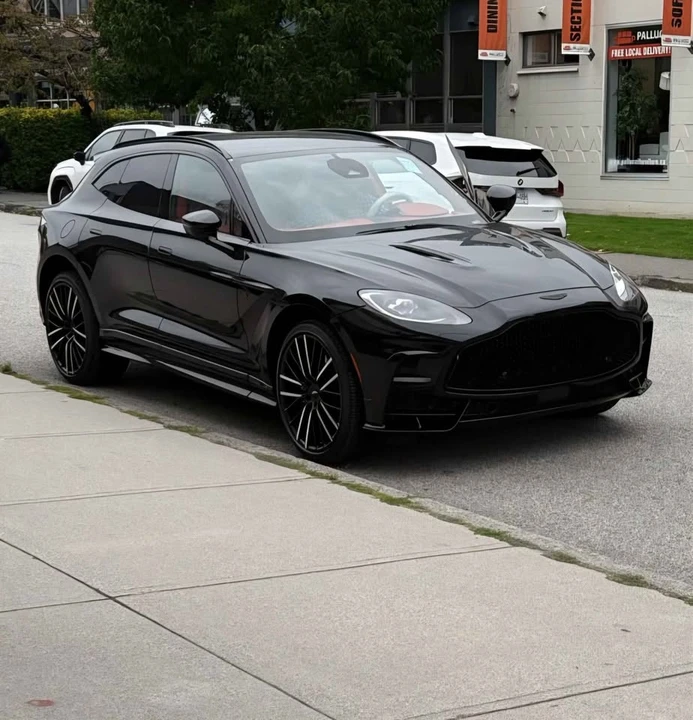 2026 Aston Martin DBX - Image 2 of 15