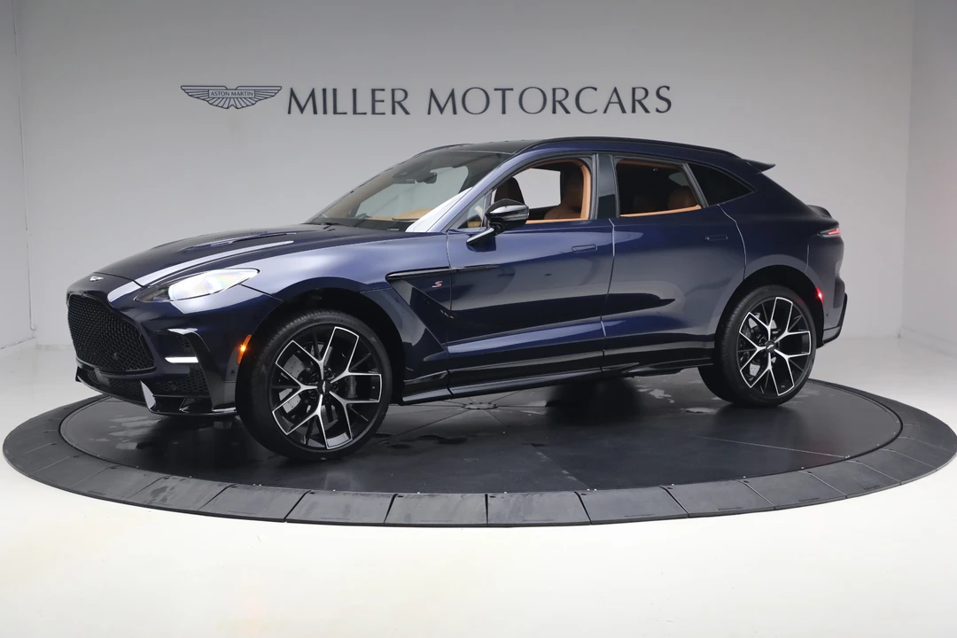 2026 Aston Martin DBX - Image 3 of 31