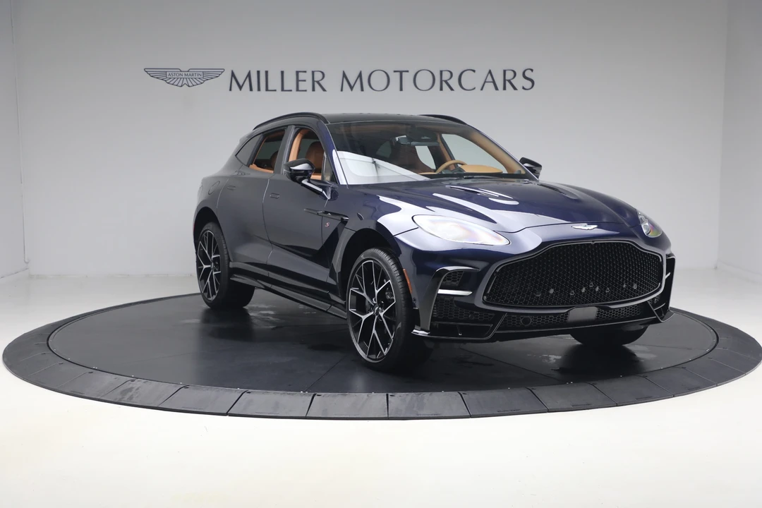 2026 Aston Martin DBX - Image 11 of 31