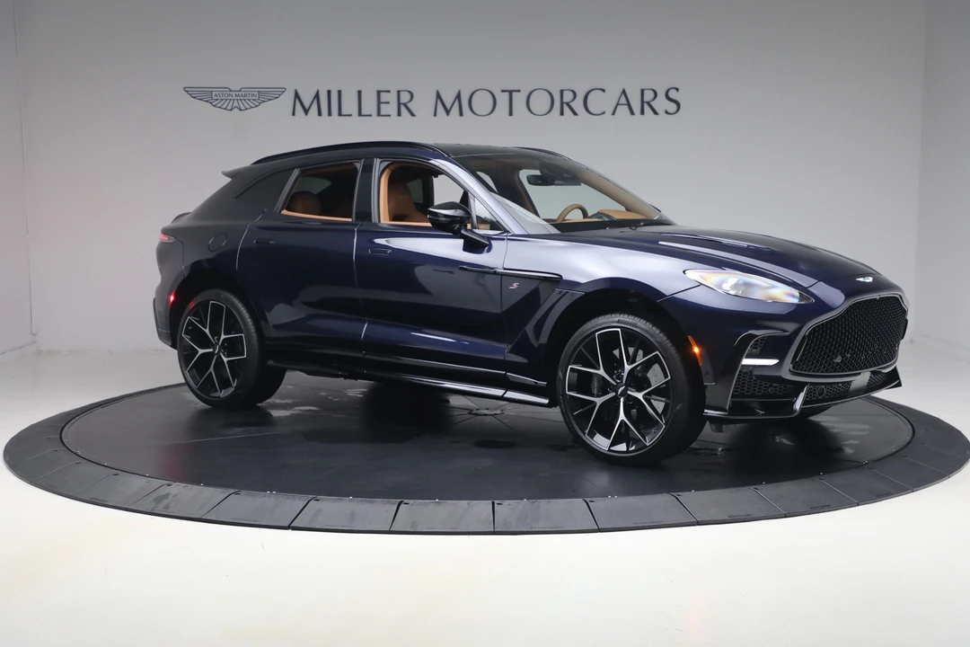 2026 Aston Martin DBX - Image 10 of 31