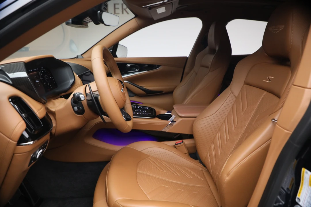 2026 Aston Martin DBX - Image 14 of 31