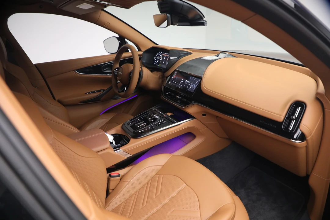2026 Aston Martin DBX - Image 22 of 31