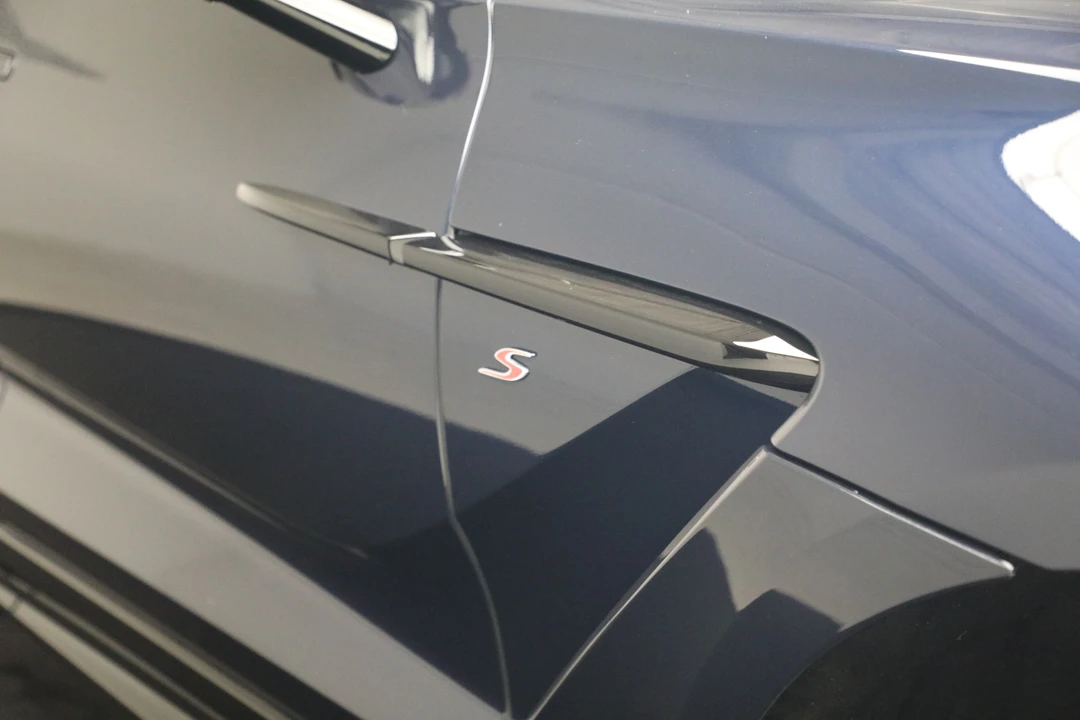 2026 Aston Martin DBX - Image 31 of 31
