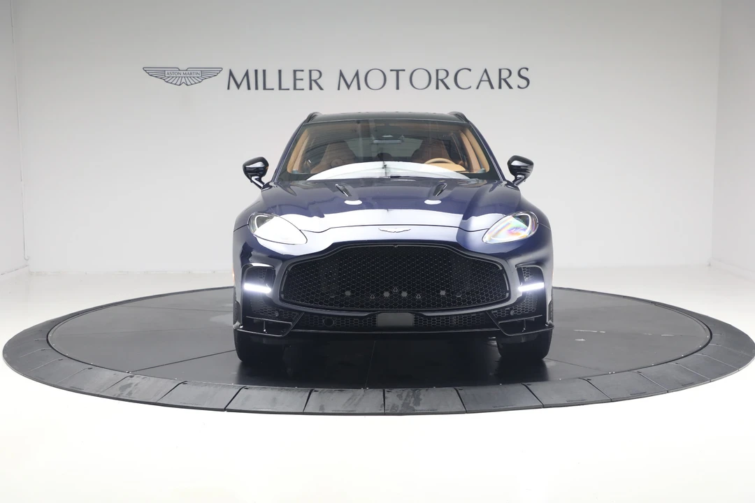 2026 Aston Martin DBX - Image 12 of 31