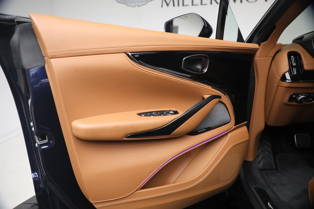 2026 Aston Martin DBX - Image 16 of 31
