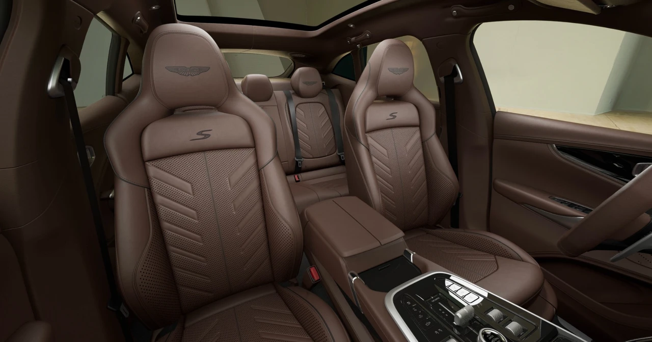 2026 Aston Martin DBX - Image 11 of 11